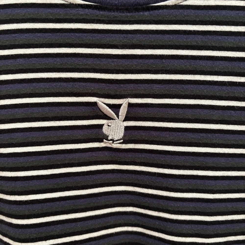 Playboy by Pacsun Metallic Bunny Men's Striped Crewneck T-shirt 100% cotton L